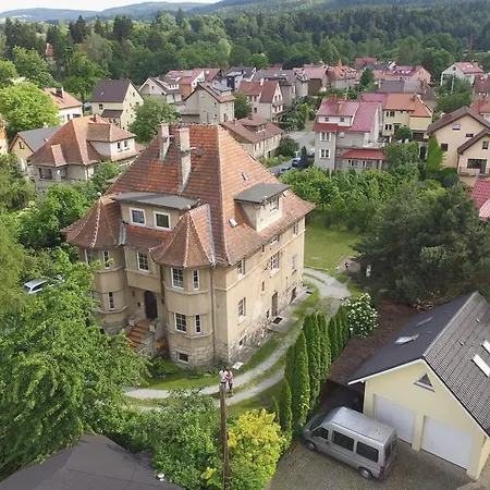 Apartament Pod Starym Modrzewiem *